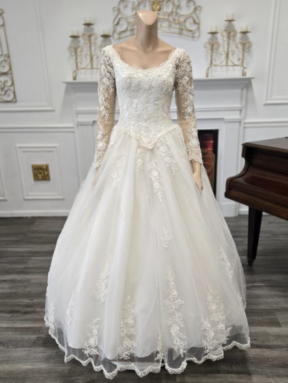 Demetrios Vintage 90s Ivory Tulle long sleeve Ball Gown Wedding Dress sz 6